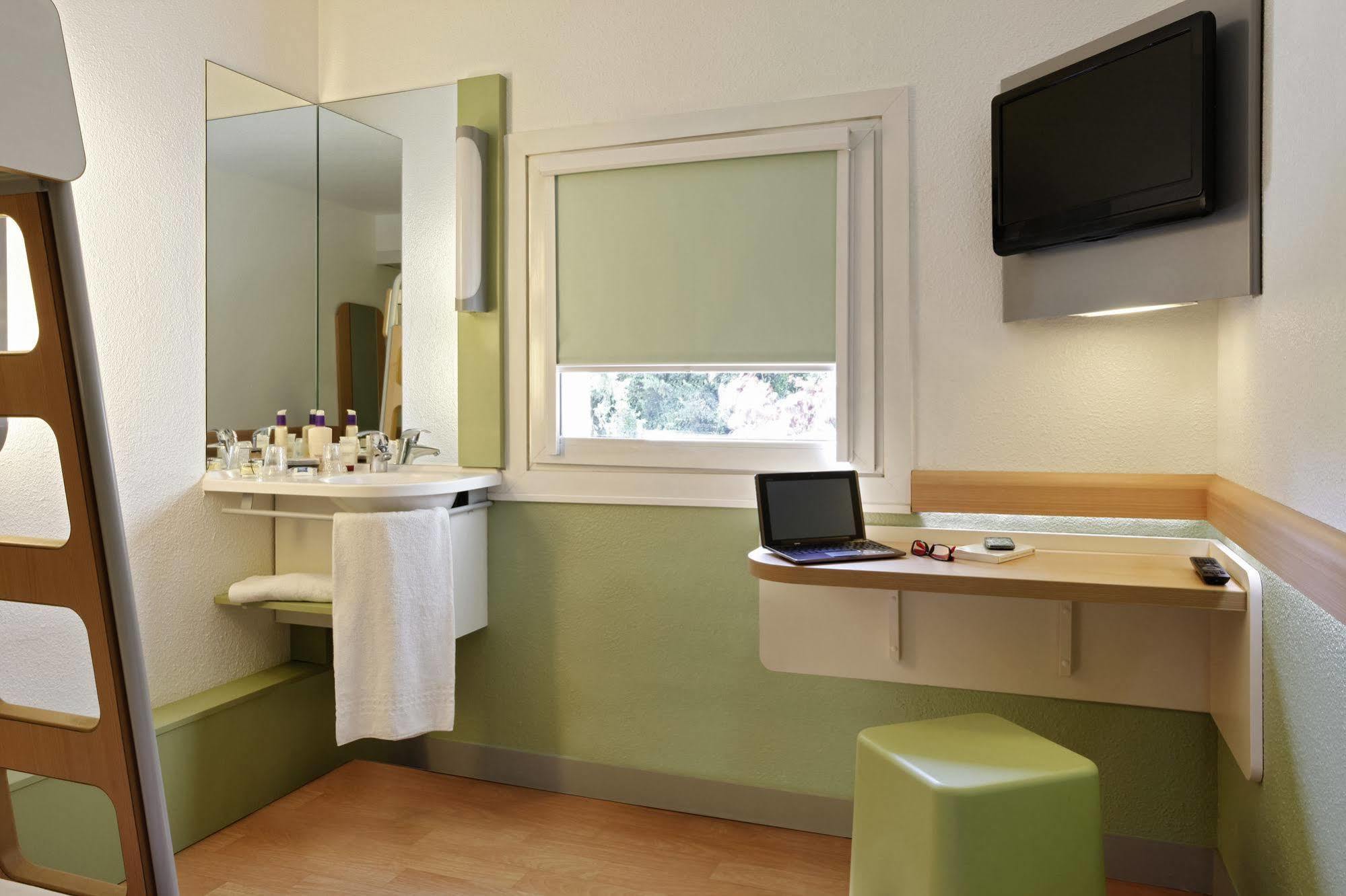 Ibis Budget Aix En Provence Est Le Canet Meyreuil Exterior photo